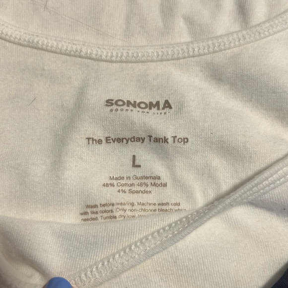 BUY 2 GET 1 FREE on any items priced $15 or less Lot of 2 Size Large tank tops - Picture 3 of 4